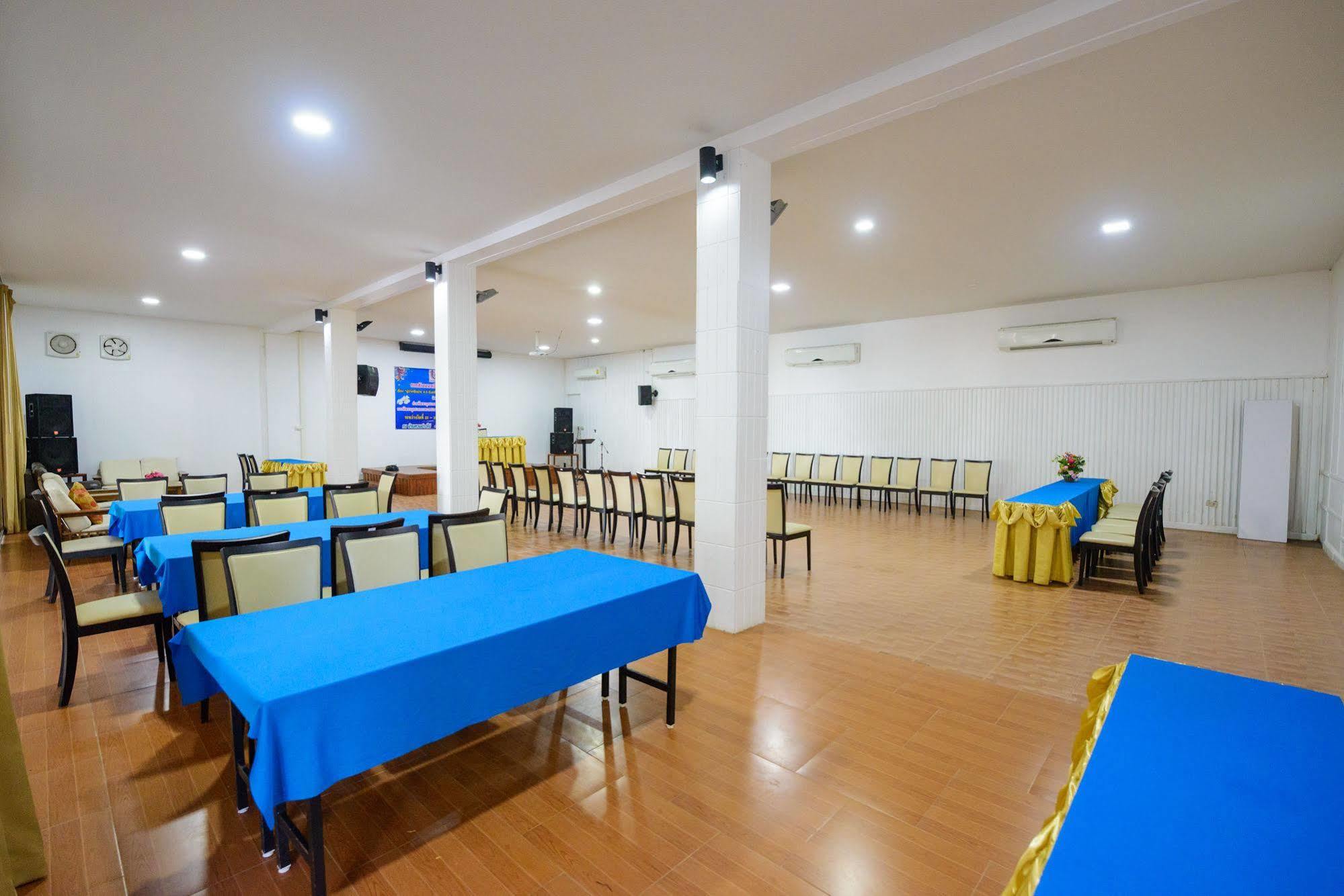 Baansuan Aokhai Beach Resort Mae Phim Bagian luar foto