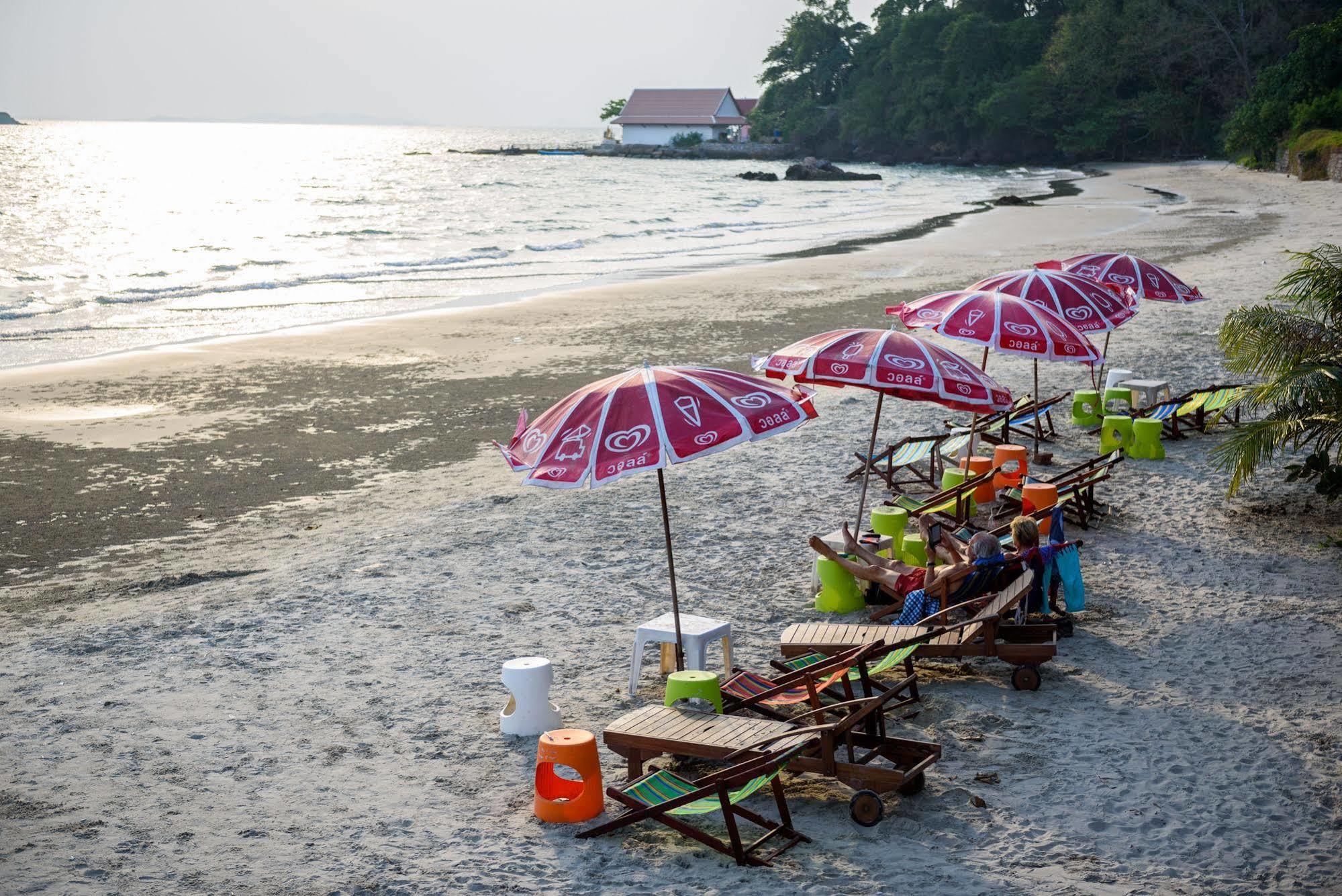 Baansuan Aokhai Beach Resort Mae Phim Bagian luar foto